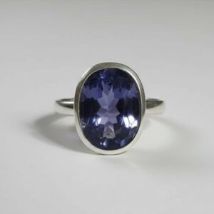 925 Sterling Silver Oval Iolite Ring