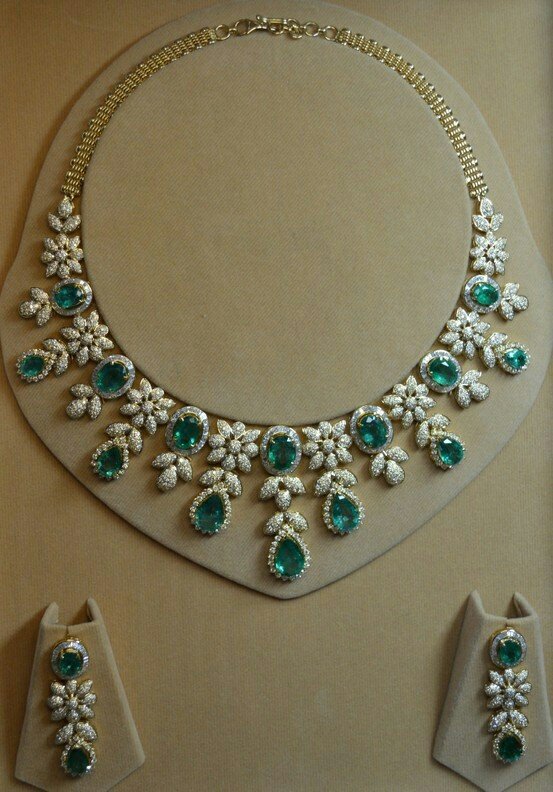 Emerald Stone Necklace | Gogo Lush